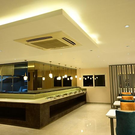 Sterling Keys By Tgi Hotell Bangalore Exteriör bild