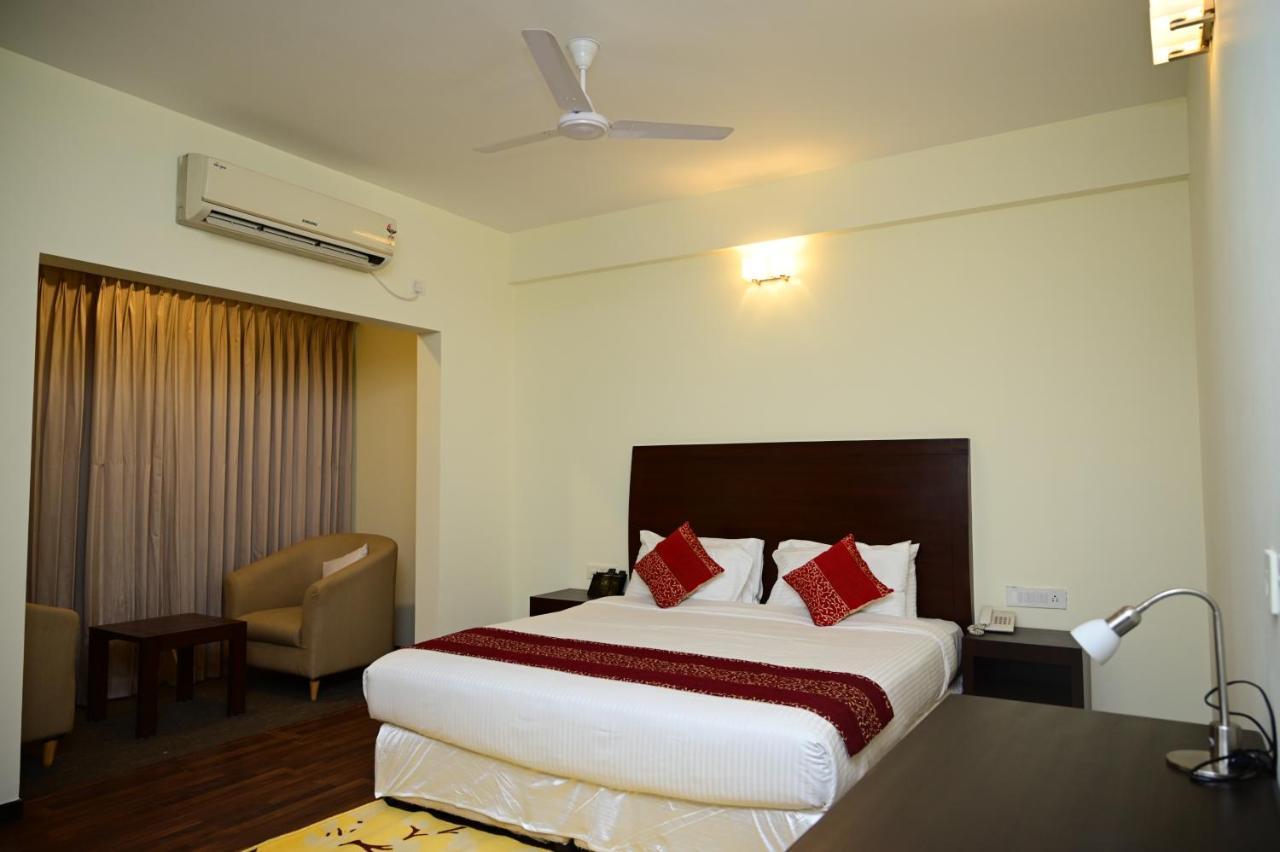 Sterling Keys By Tgi Hotell Bangalore Exteriör bild