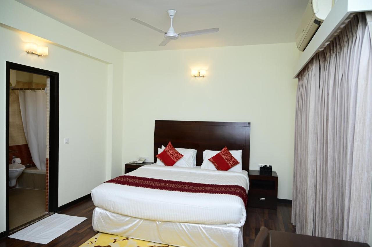 Sterling Keys By Tgi Hotell Bangalore Exteriör bild